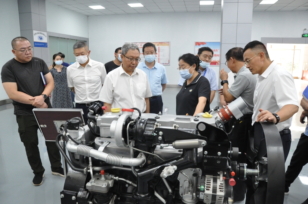 昆明市高端设备及汽车造作产业链重要辅导到尊龙集团官网动力发展调研