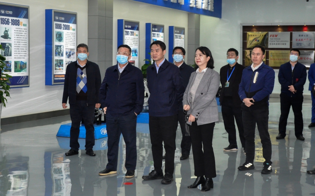 昆明市委常委杨东伟一行到云南尊龙集团官网动力集团有限公司发展调研