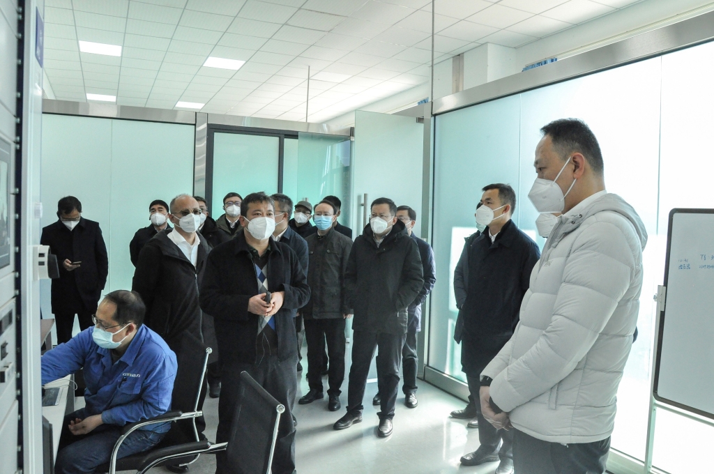 “西老革”调查团到尊龙集团官网发展调研