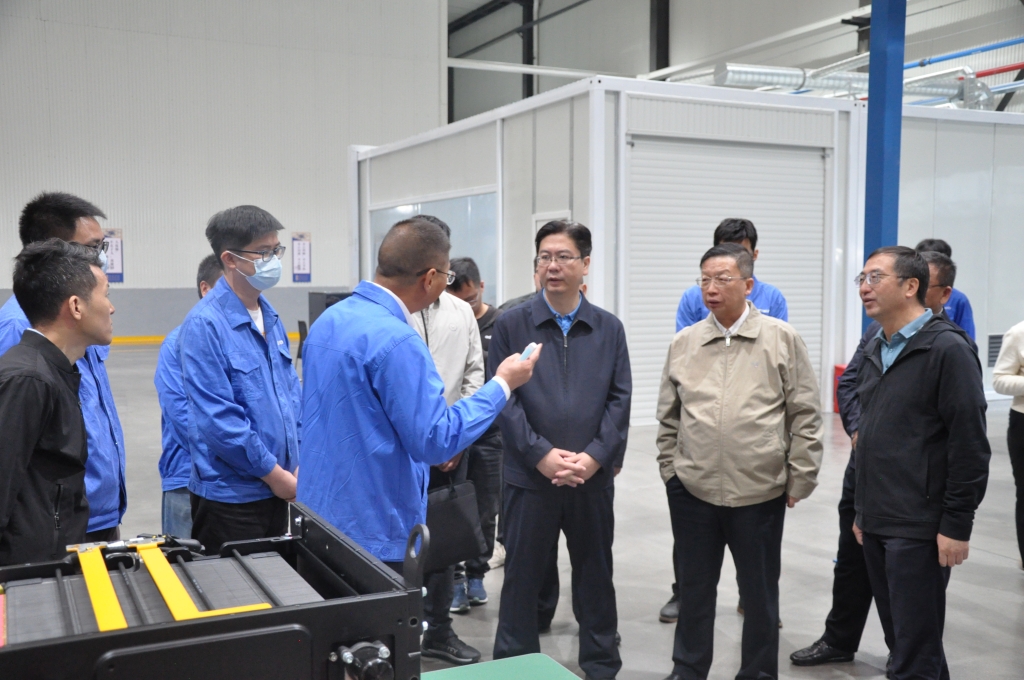 昆明市氢能、储能等绿色能源产业调研组到云南尊龙集团官网动力集团有限公司发展调研